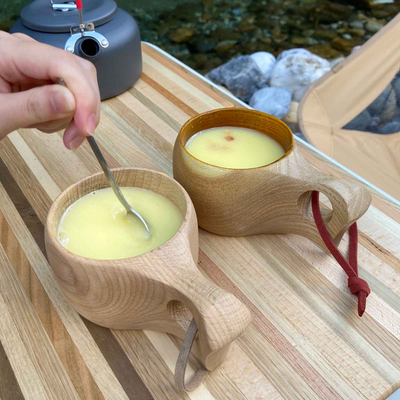 ククサ（KUKSA)  飛騨の森のブナの木【手彫り】 Amazon.co.jp: Newie ククサ 木製マグカップ 日本製 飛騨産 ブナ